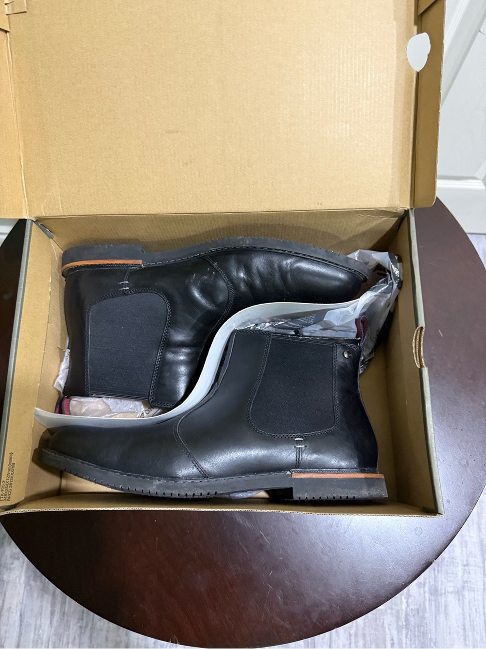Timberland Black Leather Chukka Boots with Contrast Welt